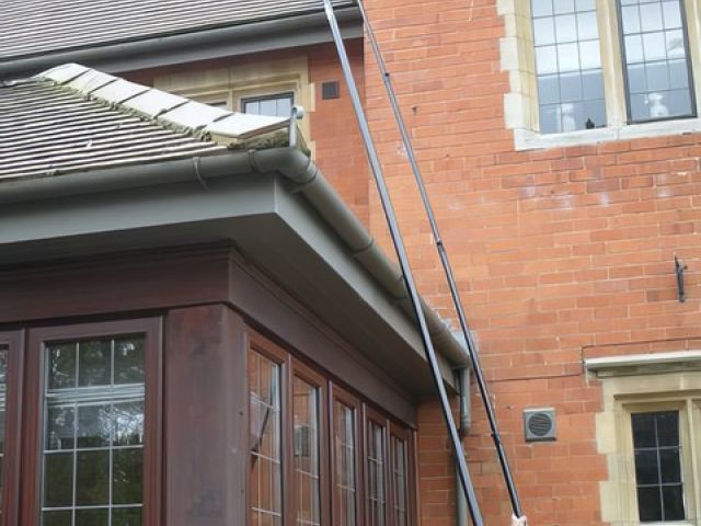 gutter-cleaning (18)-kireth-ai